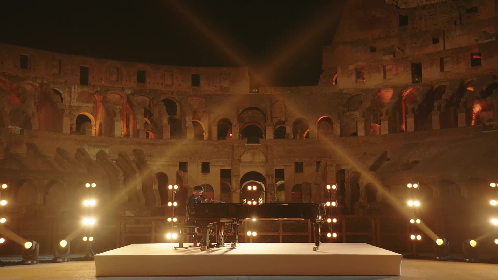 Ultimo: Buongiorno vita - L’evento, live al Colosseo (2022) - Backdrops ...