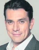 Jorge Salinas as Alberto "Beto" Solórzano Ríos