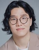 Park Geun-jeong isShort Haired Hotel Clerk