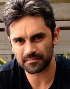 Gonzalo Heredia as Enzo Sosa/ Enzo Morales