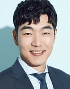 Lee Jong-hyuk as Hwang Chul-woong