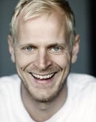 Carsten Bjørnlund as Patrik Larsen