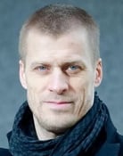 Jens Hultén as Leon Forsberg