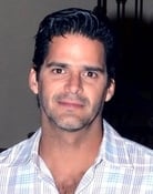 Eduardo Rodríguez as León Valverde
