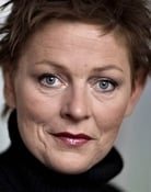 Søs Egelind as Elisabeth Sachs