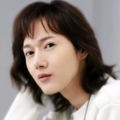 Lee Si-yeon — The Movie Database (TMDB)