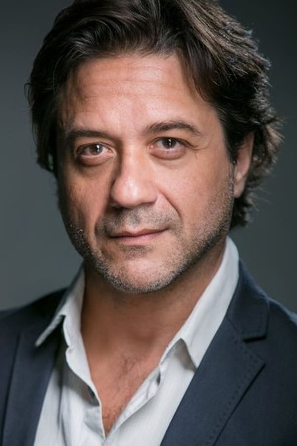 Enrique Arce profile image