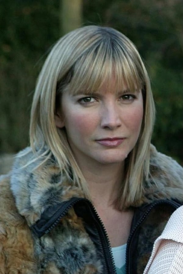 Lisa Faulkner profile image