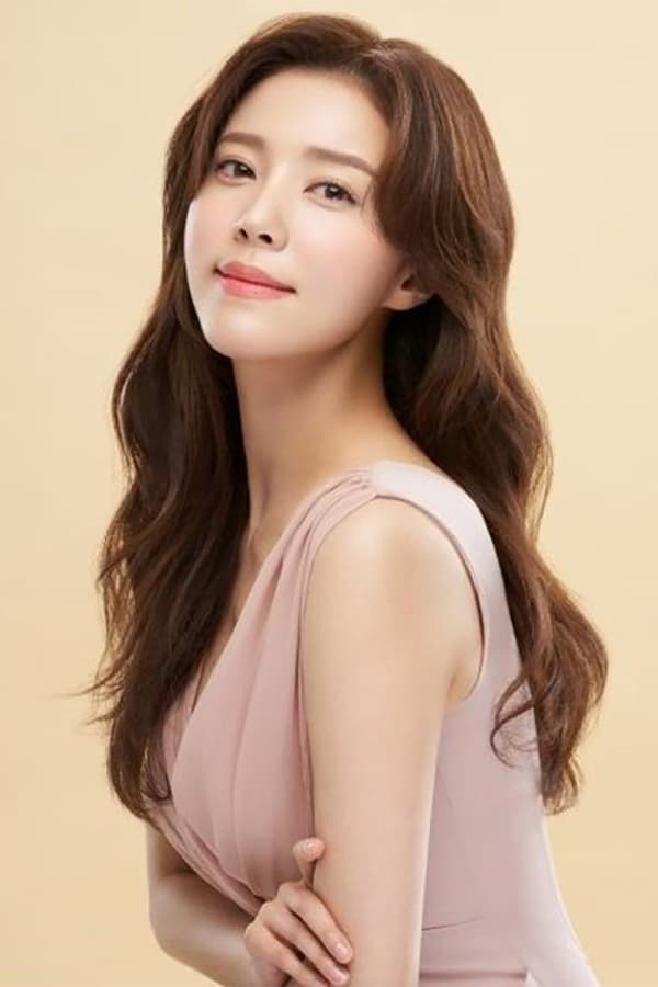 Jung Si-a profile image