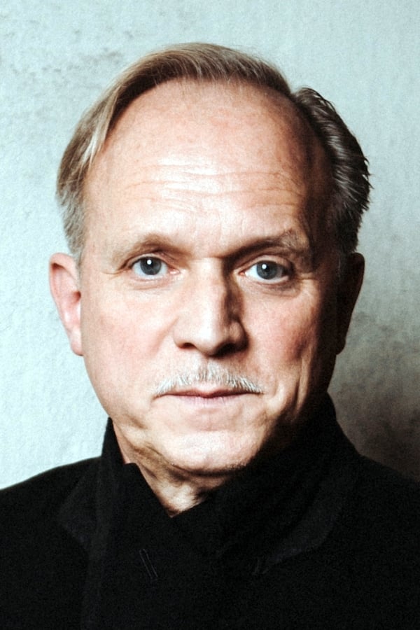 Ulrich Tukur profile image