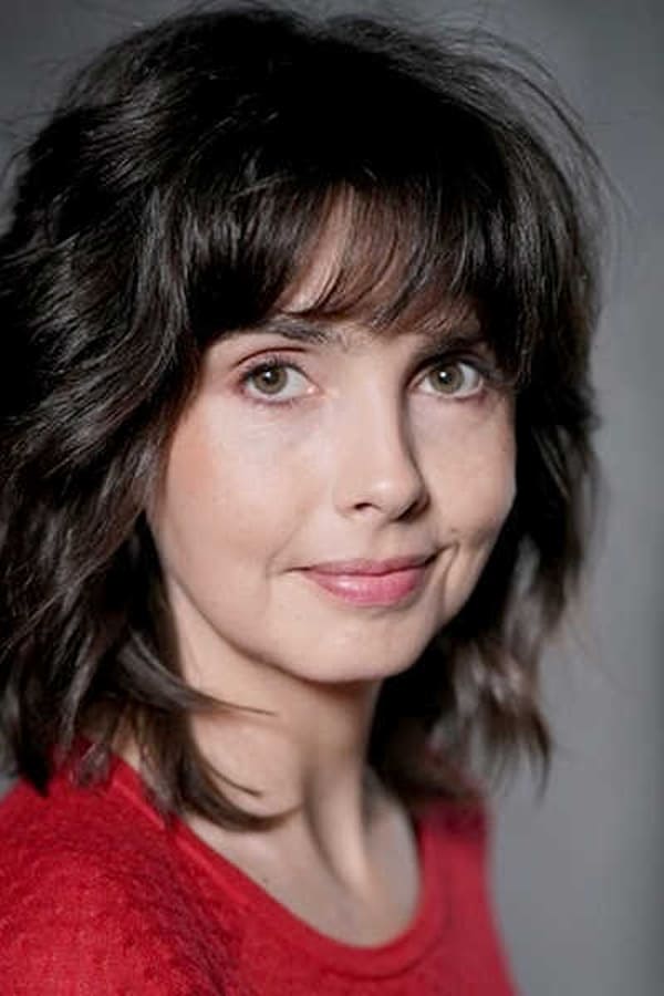 Émilie Cazenave profile image