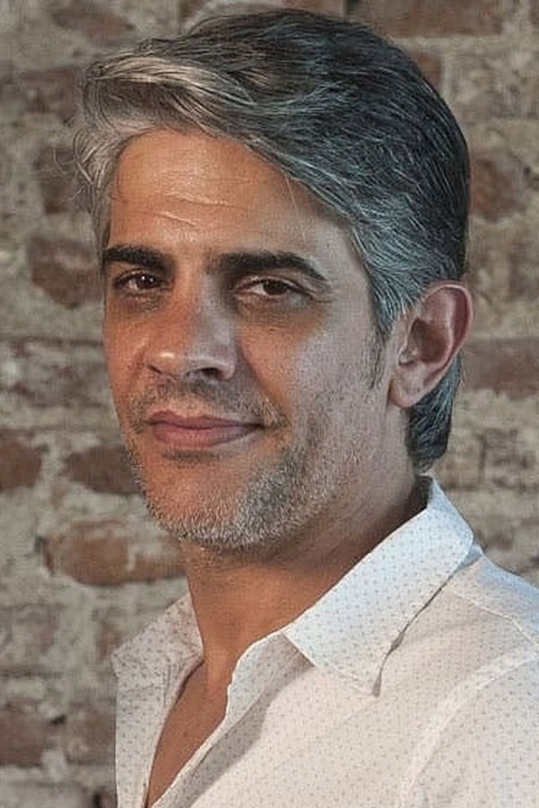 Pablo Echarri profile image