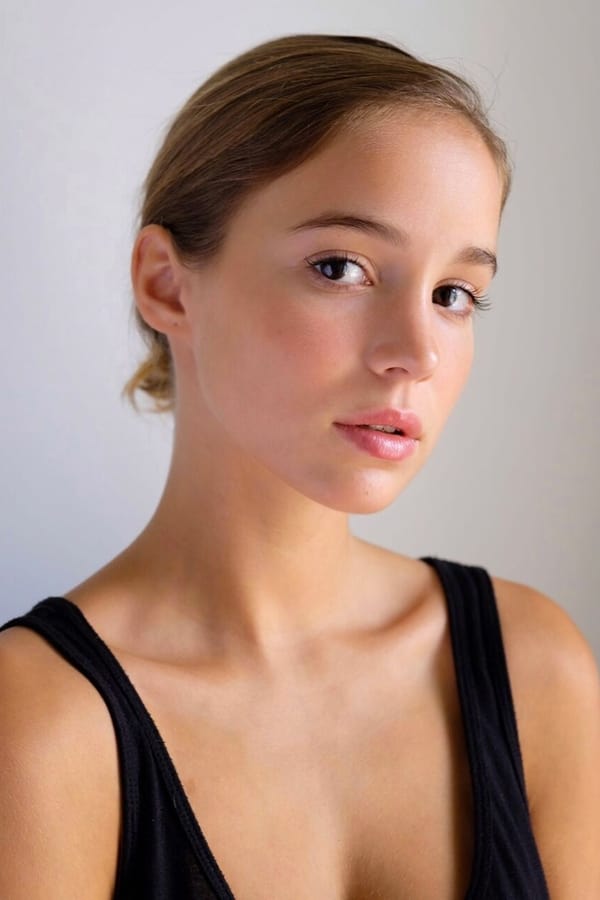 Alba Baptista profile image