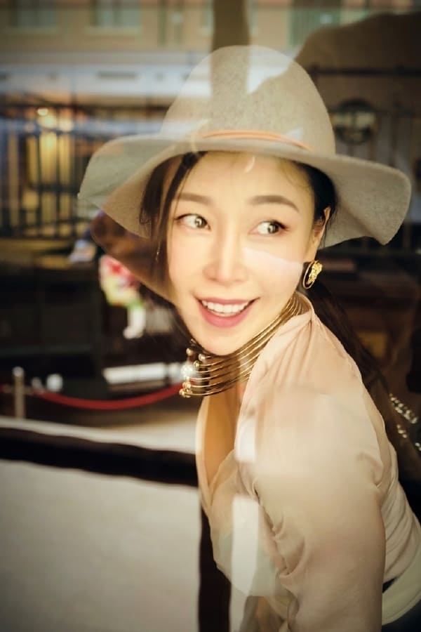 Josephine Yu profile image