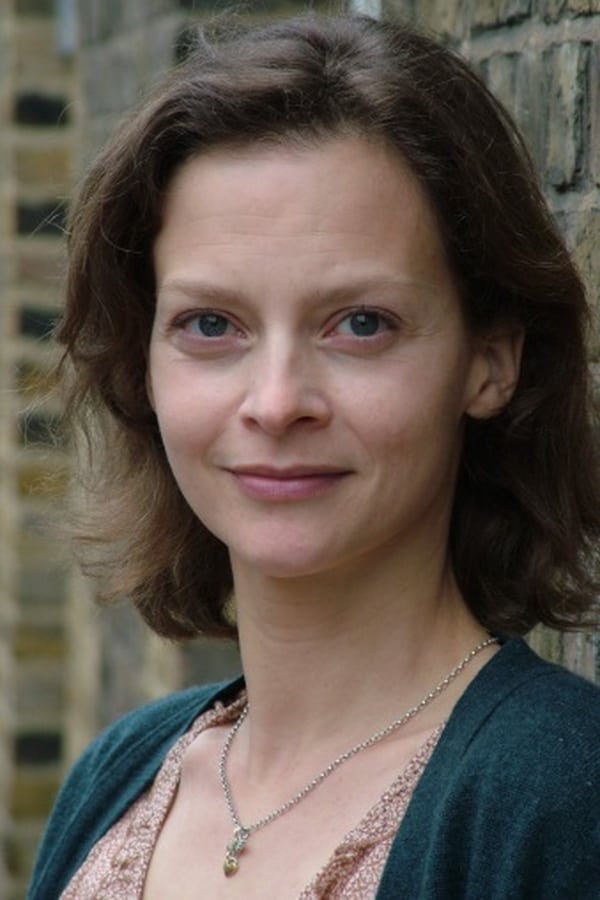 Julie Cox profile image