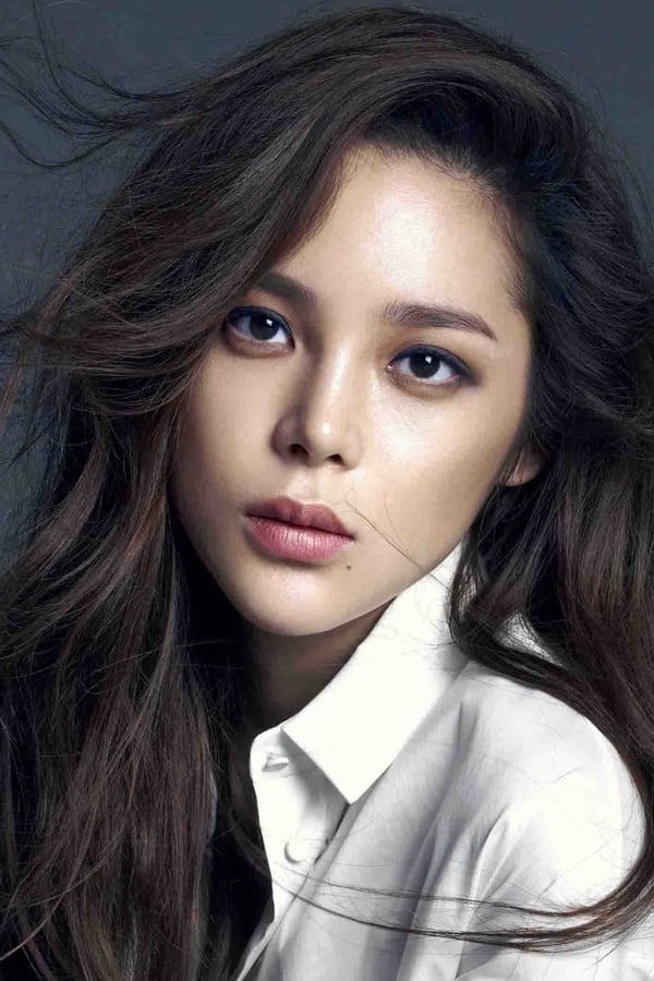 Park Si-yeon profile image
