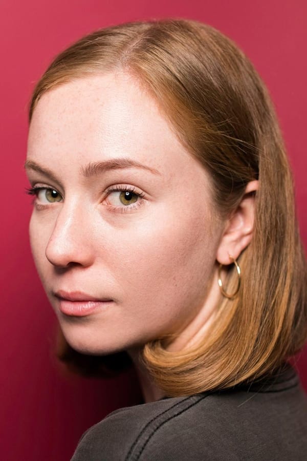 Hannah Einbinder profile image