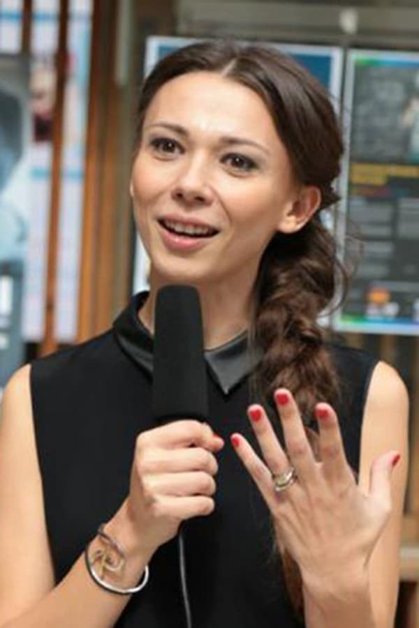 Ela Ionescu profile image