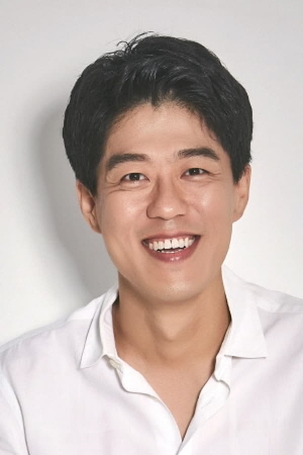 Kim Joong-ki profile image