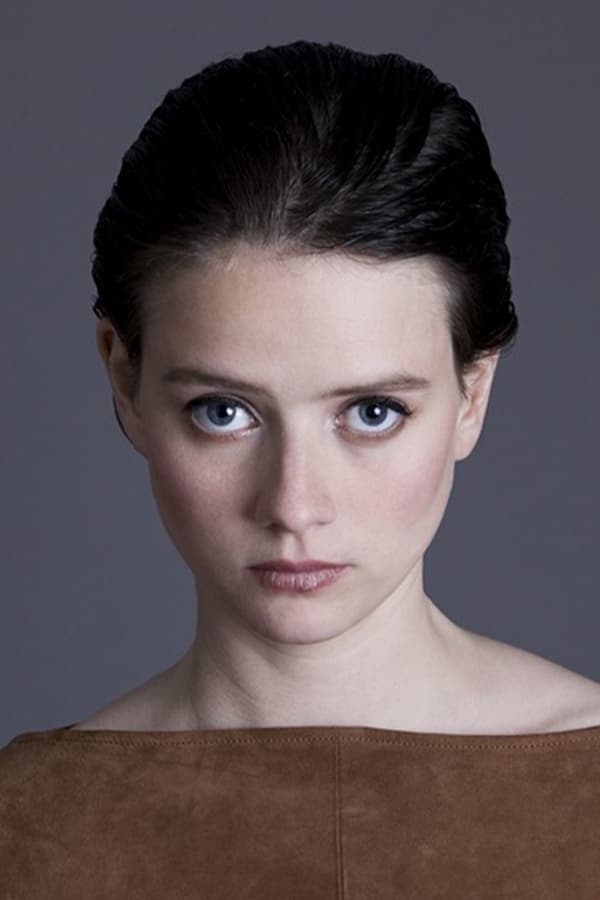 Pauline Étienne profile image