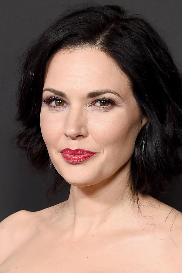 Laura Mennell profile image