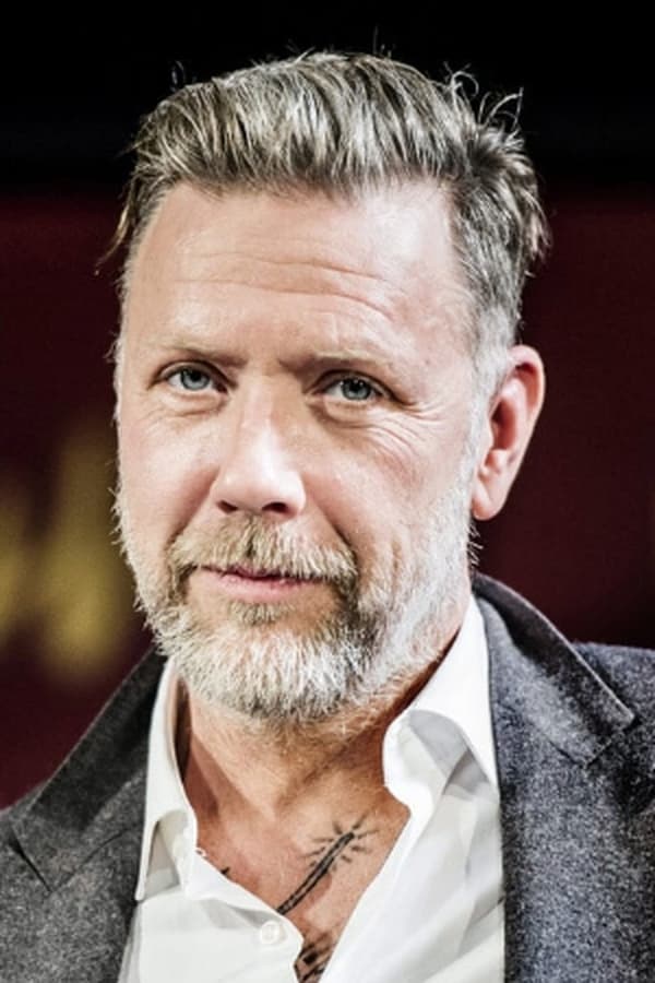 Mikael Persbrandt profile image