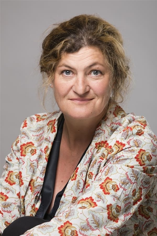 Julie Brochen profile image
