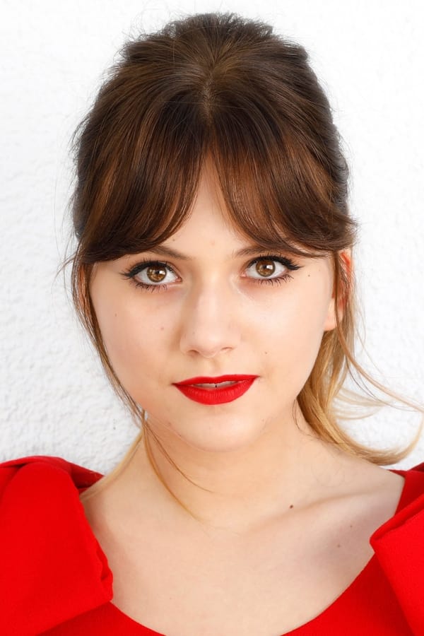 Emilia Jones profile image