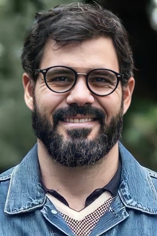 Juliano Cazarré profile image
