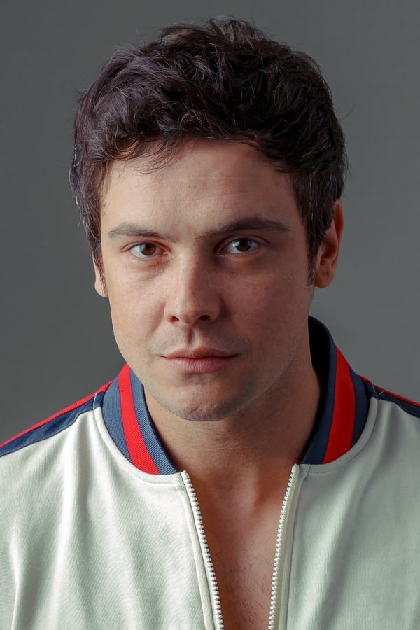 Sérgio Guizé profile image