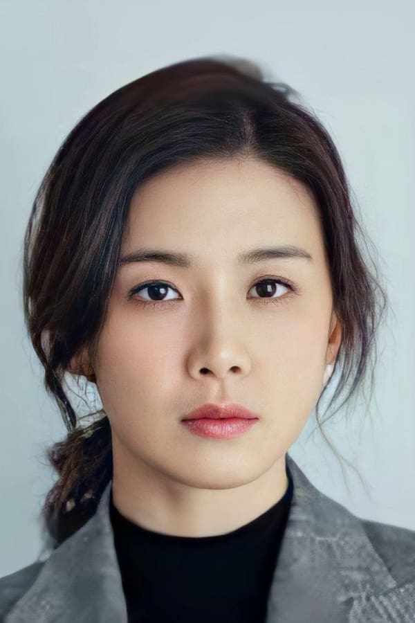 Lee Bo-young profile image