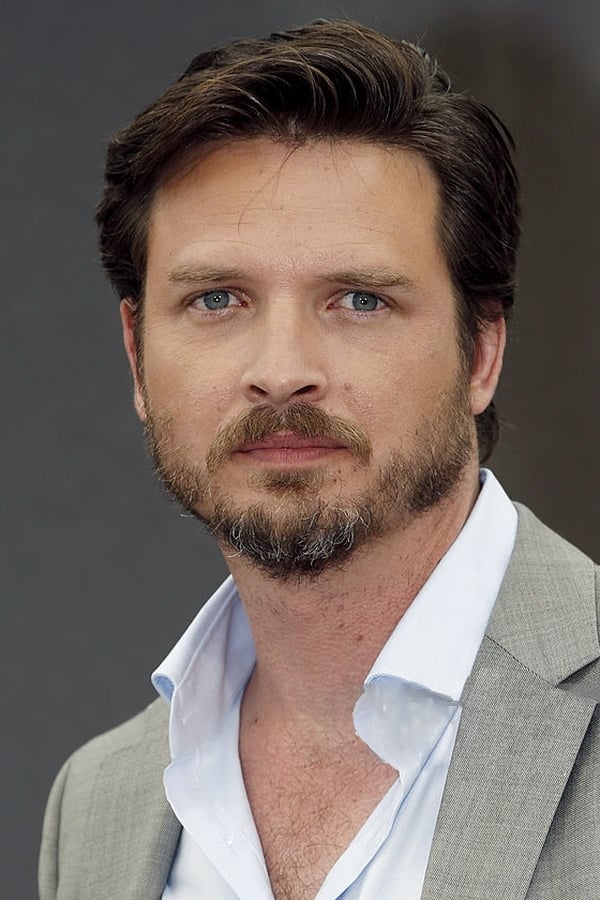 Aden Young profile image