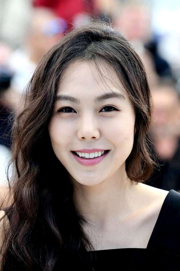 Kim Min-hee profile image